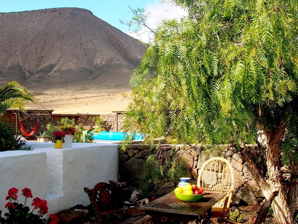 La Casa Caldera Guest House Femes Luaran gambar