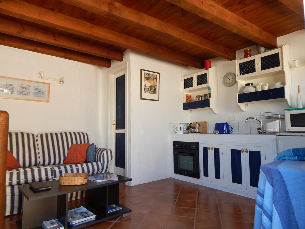 La Casa Caldera Guest House Femes Luaran gambar