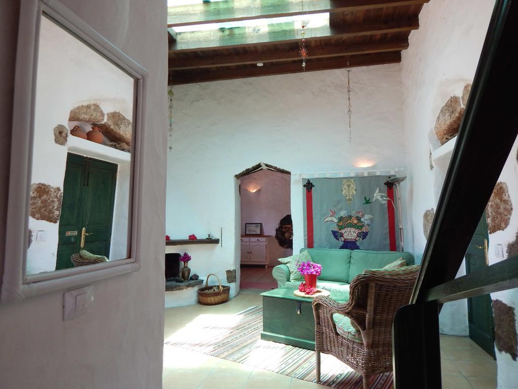La Casa Caldera Guest House Femes Luaran gambar