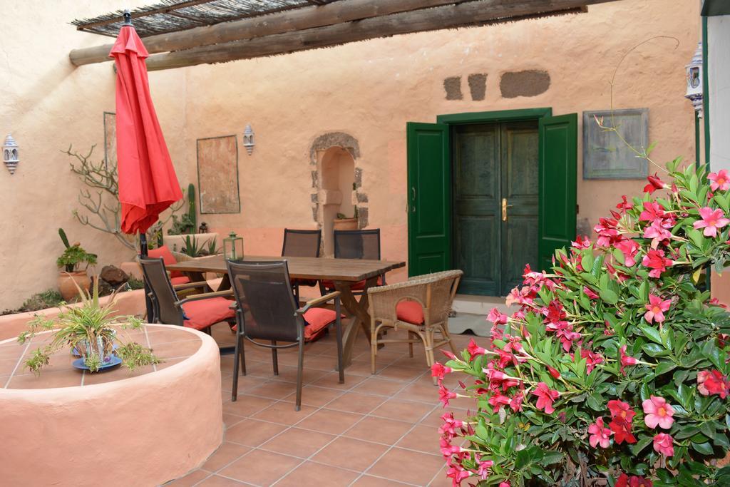 La Casa Caldera Guest House Femes Luaran gambar