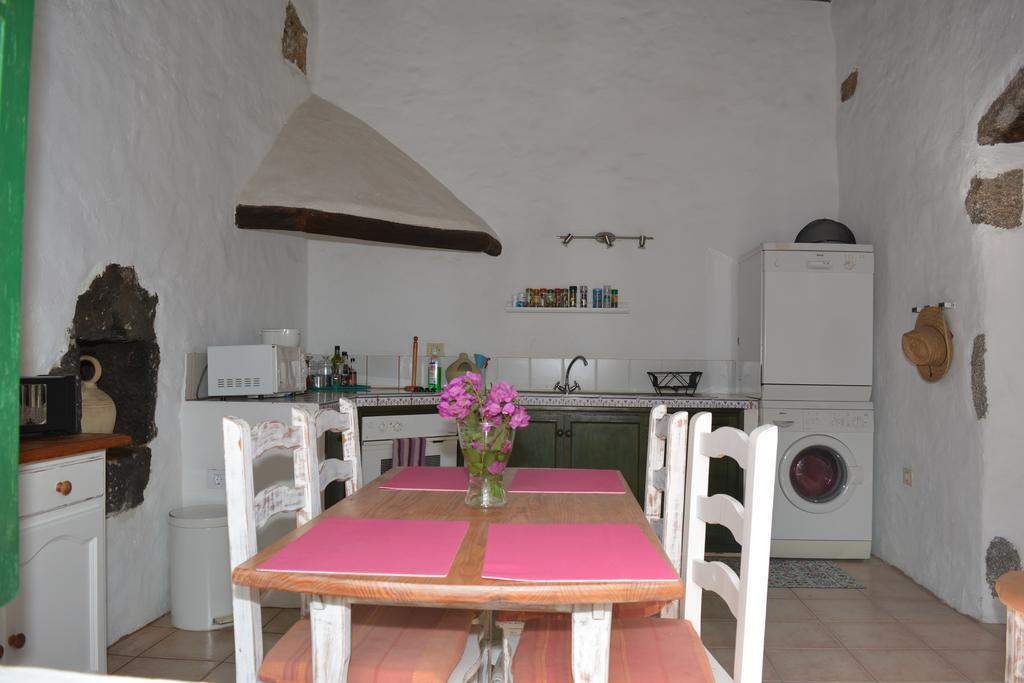 La Casa Caldera Guest House Femes Luaran gambar