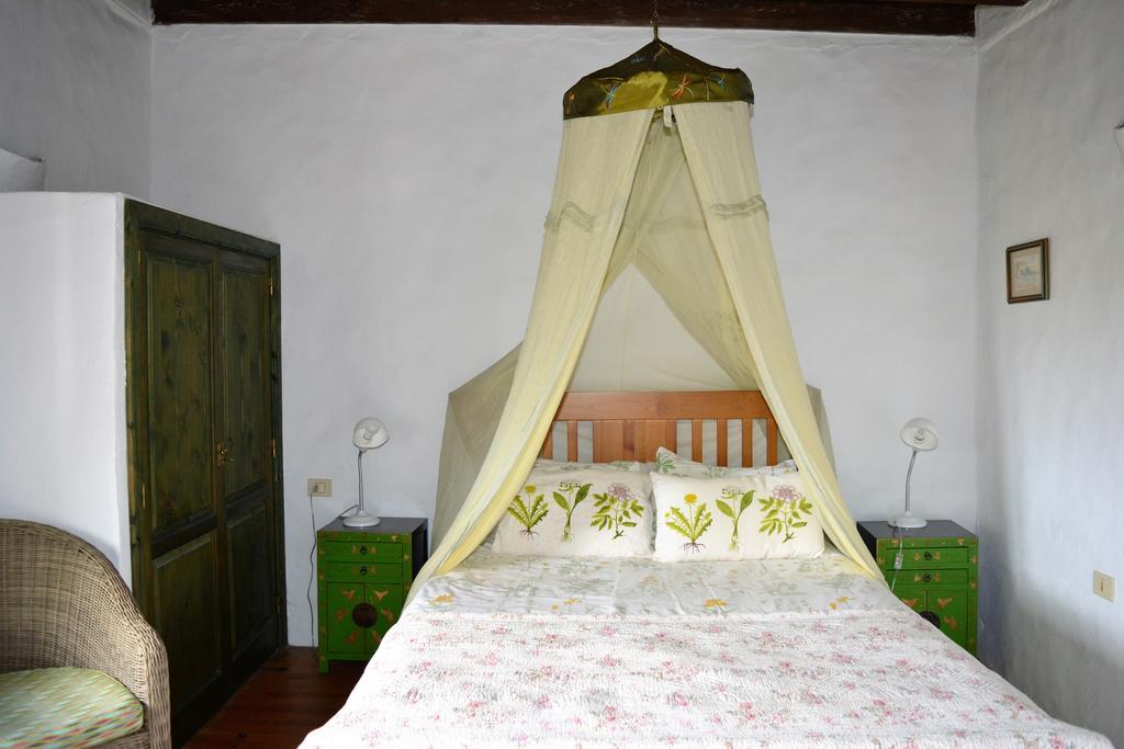 La Casa Caldera Guest House Femes Luaran gambar