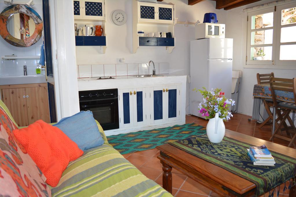 La Casa Caldera Guest House Femes Luaran gambar