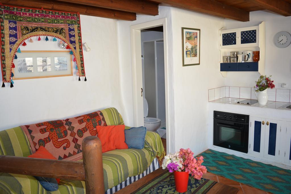 La Casa Caldera Guest House Femes Luaran gambar